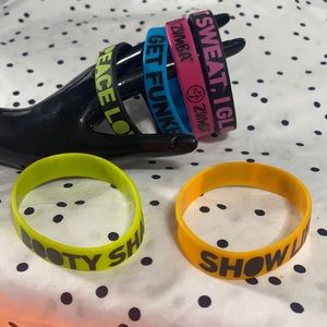 🌸Pre-owned!!! Zumba express yourself bracelets. 6 pack💕